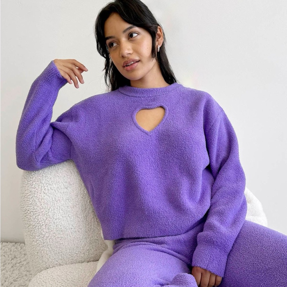 Purple Heart Cutout Knit Sweater - Cozy & Stylish Loungewear Size Small